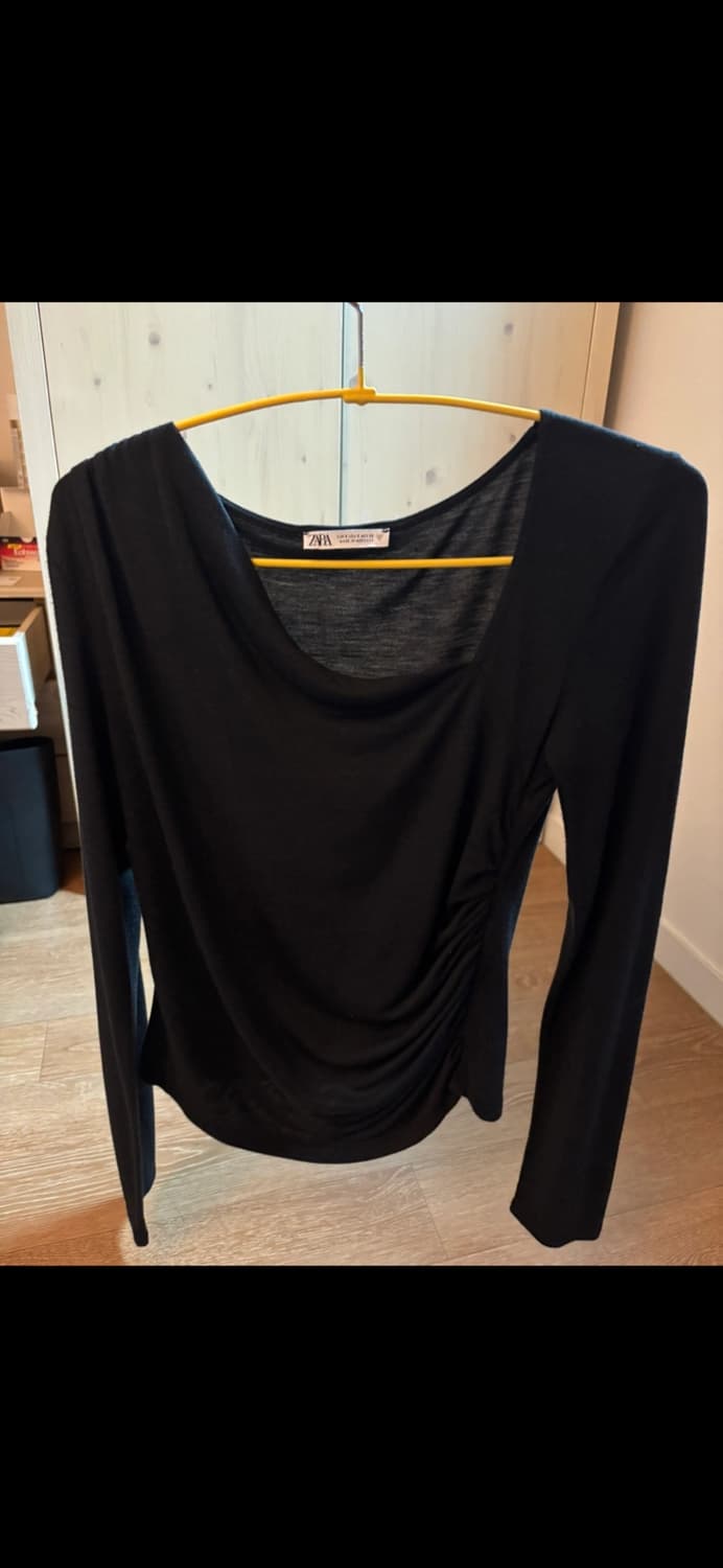 자라 사선컷 오프숄더 롱슬리브 상품이미지1