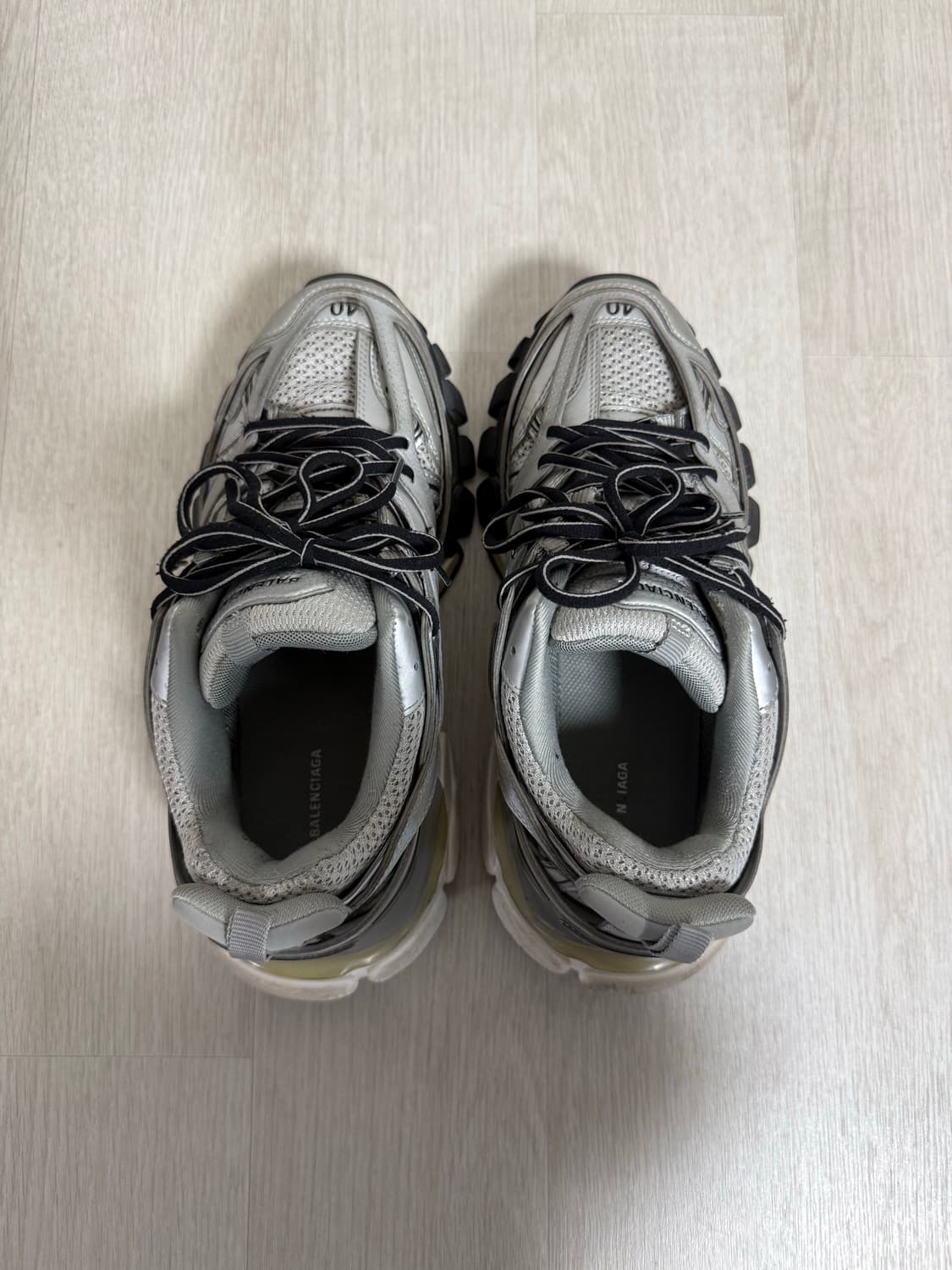 발렌시아가 트랙 40 팝니다 상품이미지2