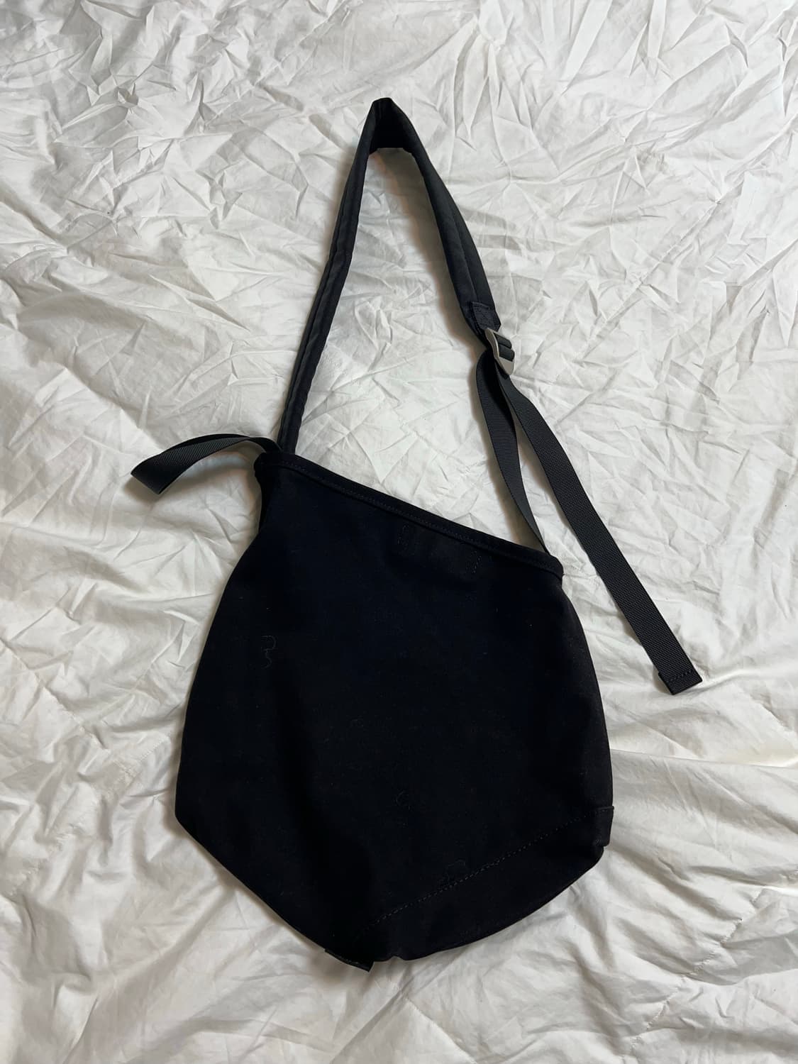 일본 모마스토어 크로스백 상품이미지1