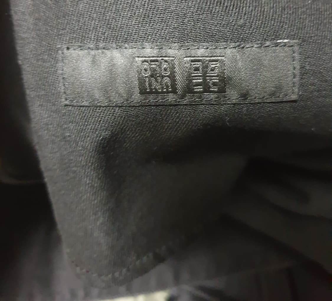 유니클로 24s 데님 트러커 자켓 흑청 (L) 상품이미지3