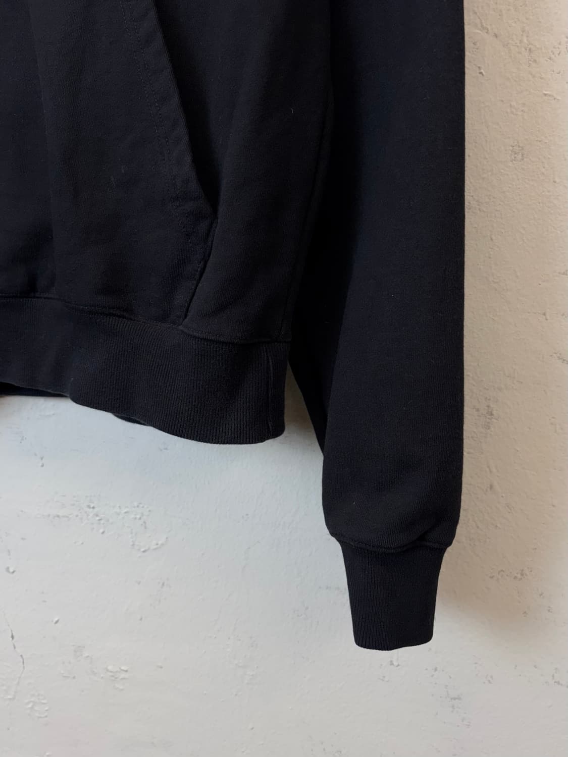 다크룸 서울 블랙 후드티 상품이미지5
