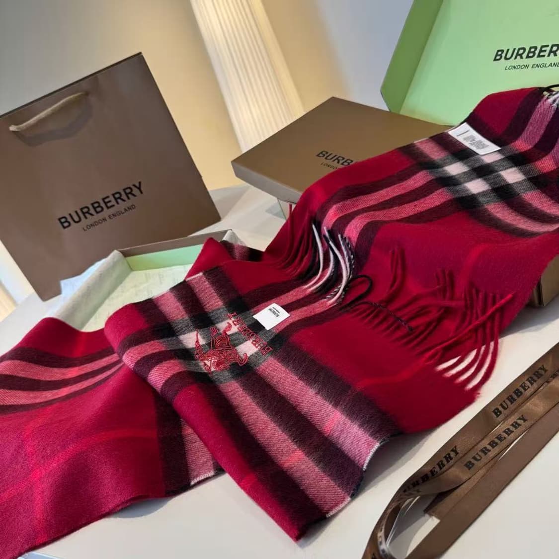 버버리숙녀 리버서블 스카프
 상품이미지4