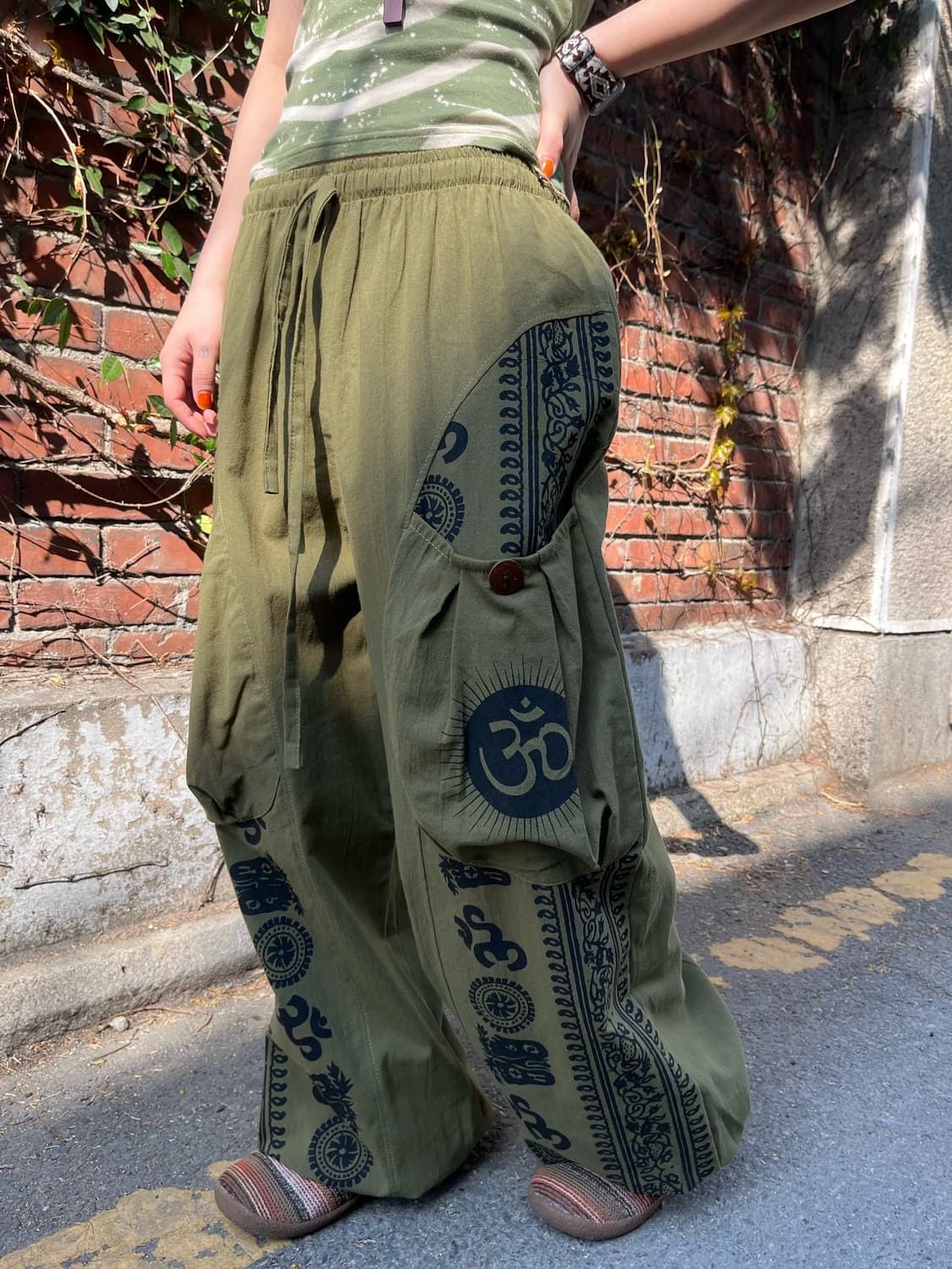 빈티지 카키 문양 와이드 팬츠 상품이미지1
