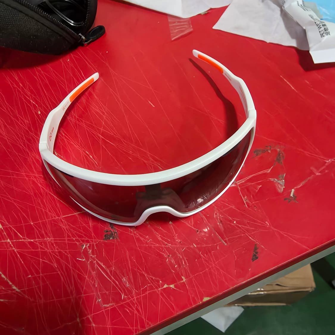 POC 화이트 스포츠 고글 (케이스 포함) 상품이미지2