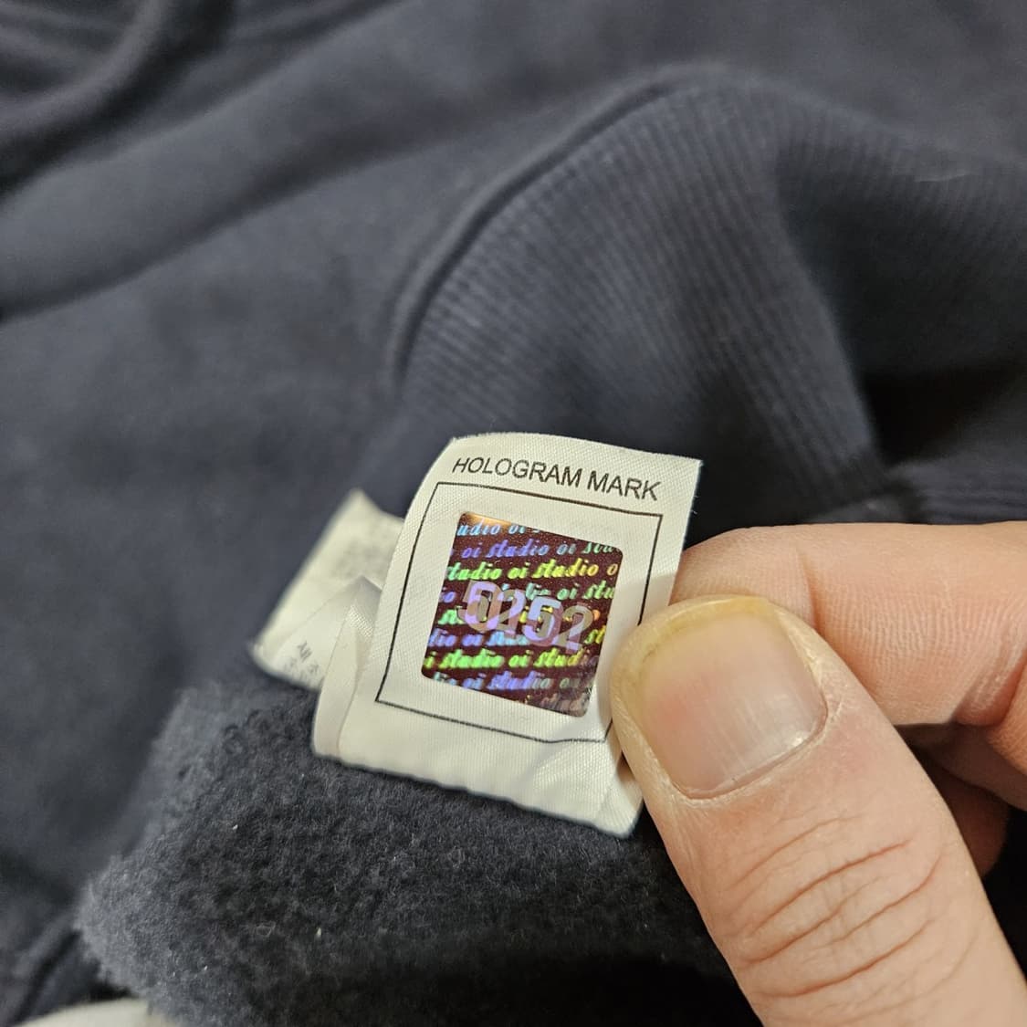 오아이오아이(OiOi) 시그니쳐 빅로고 기모 후드티셔츠 상품이미지4