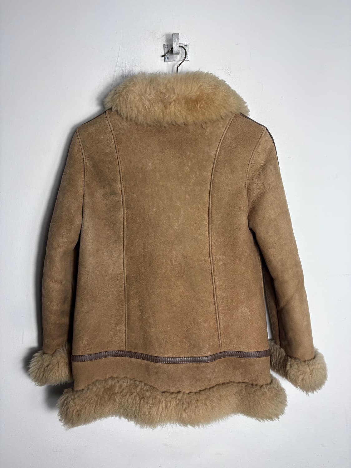 가죽 디테일 퍼 무스탕 상품이미지3