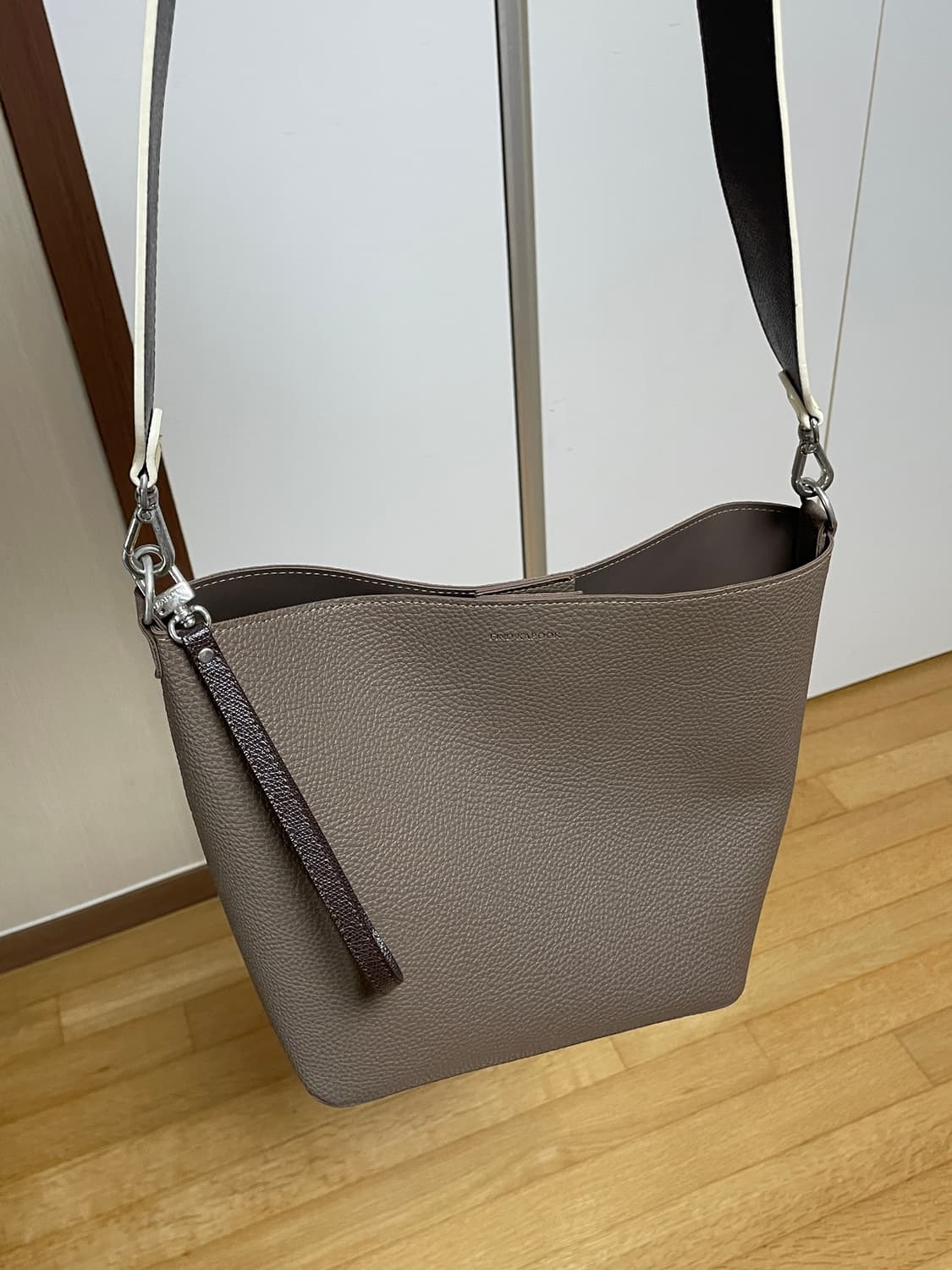 FIND KAPOOR 파인드카푸어 버킷백 가방 핑고백 상품이미지3