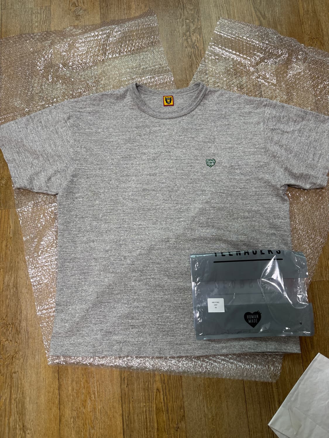 휴먼 메이드 그린 하트 배지 티셔츠 그레이 3XL 상품이미지2