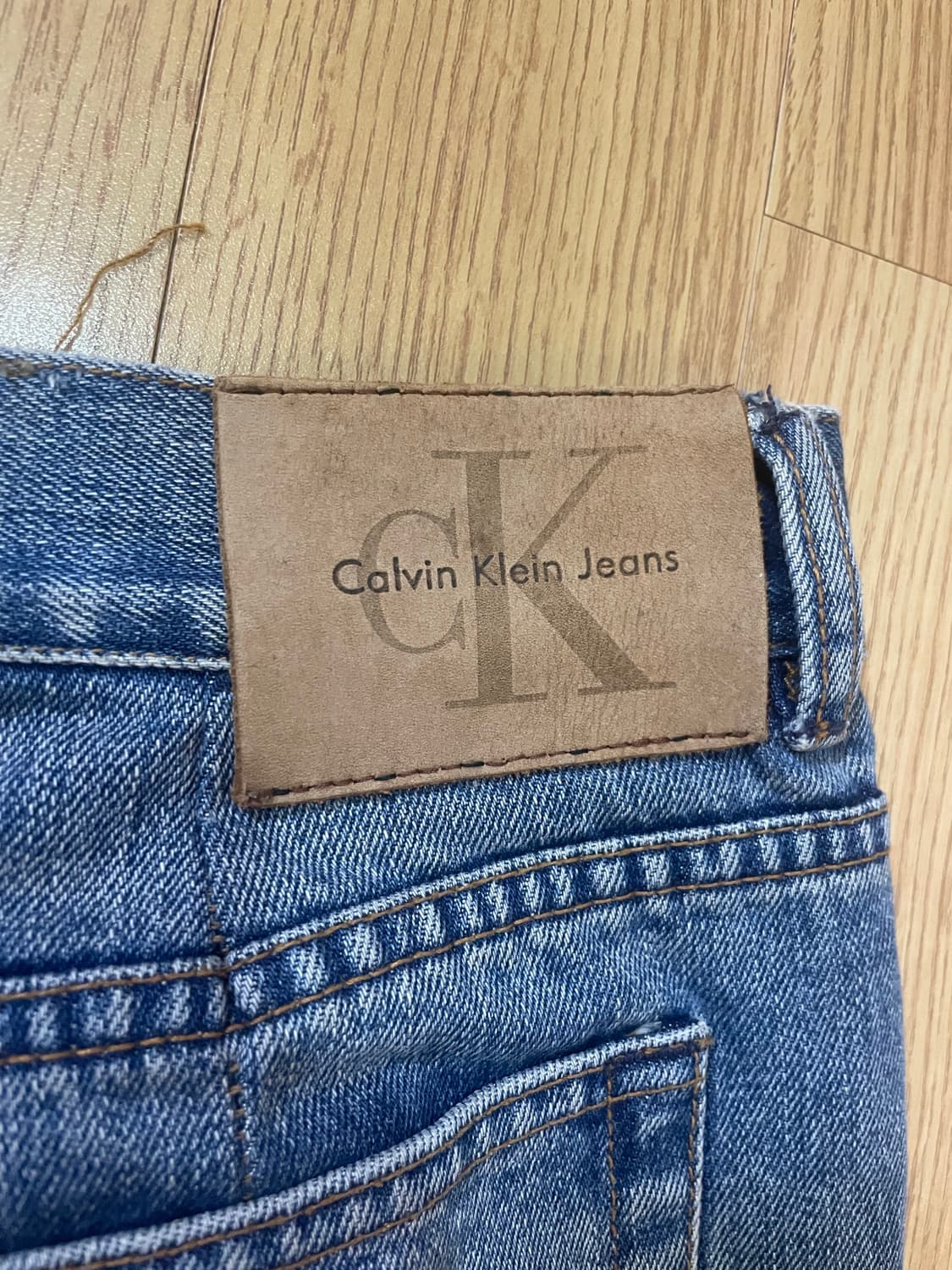 Calvin klein 부츠컷 데님 팬츠 상품이미지3