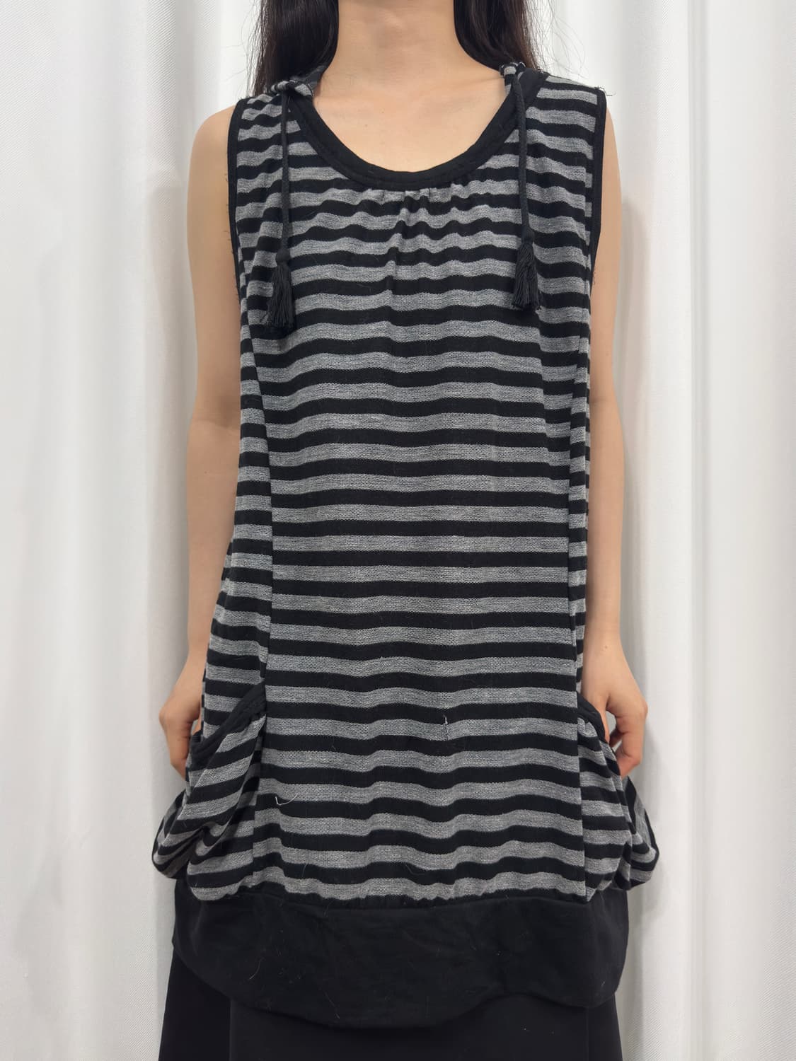 stripe hood sleeveless 상품이미지1