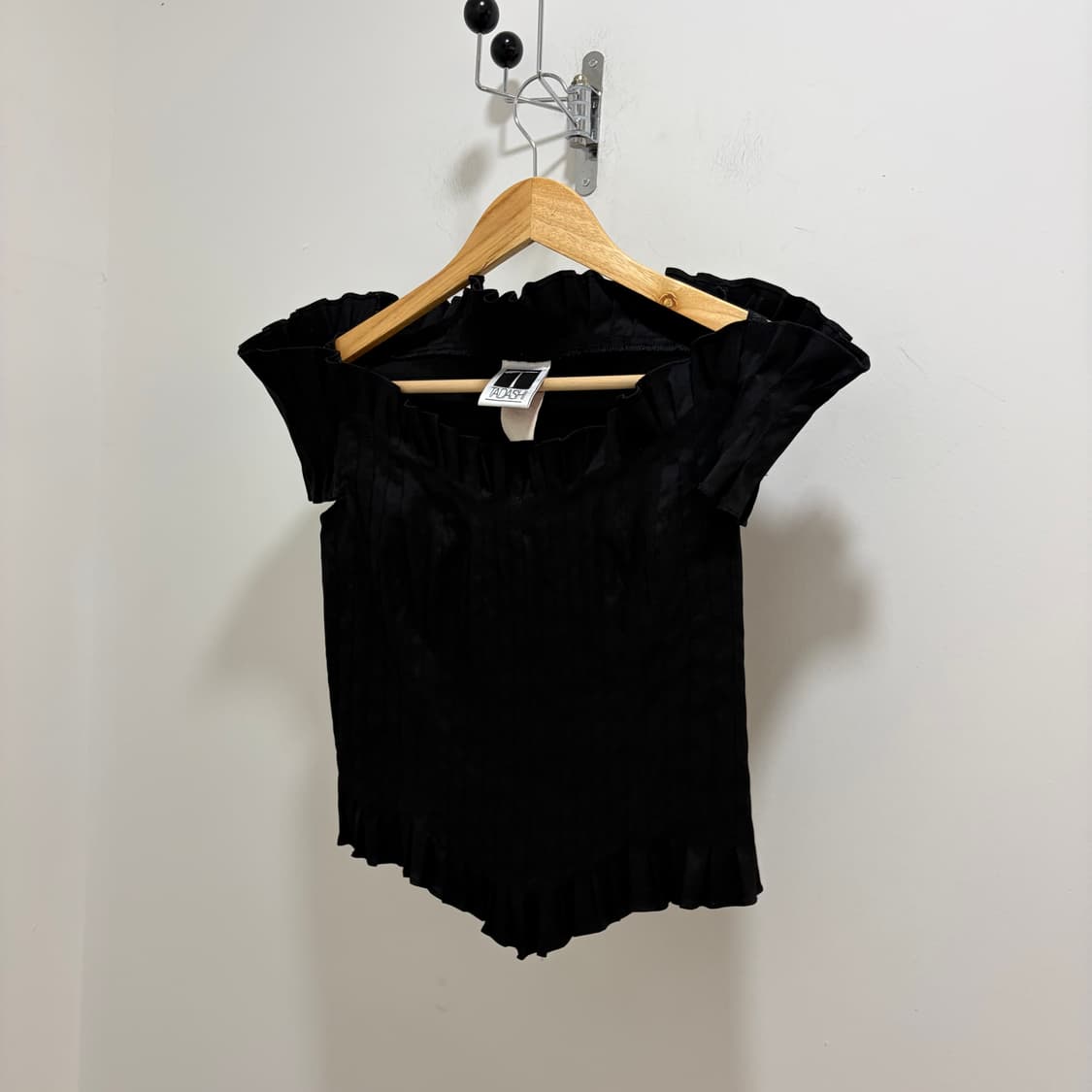 Tadashi shoji 핀턱 플리츠 반팔 티셔츠 오픈숄더 상품이미지4