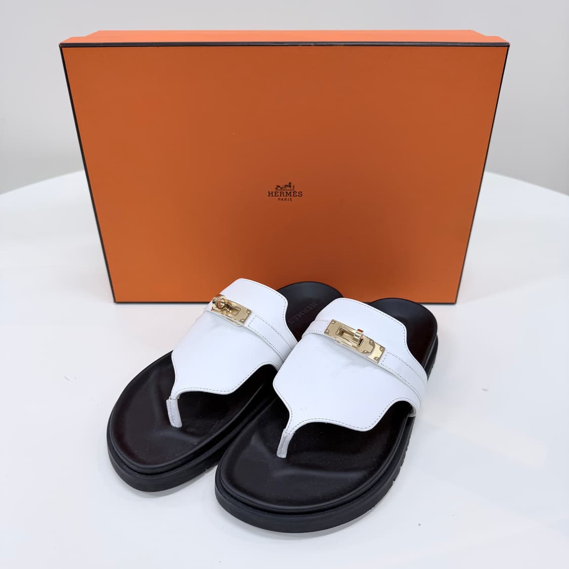 [미사용/230] 에르메스 엠파이어 케리 버클 스웨이드 샌들 슬리퍼 상품이미지1