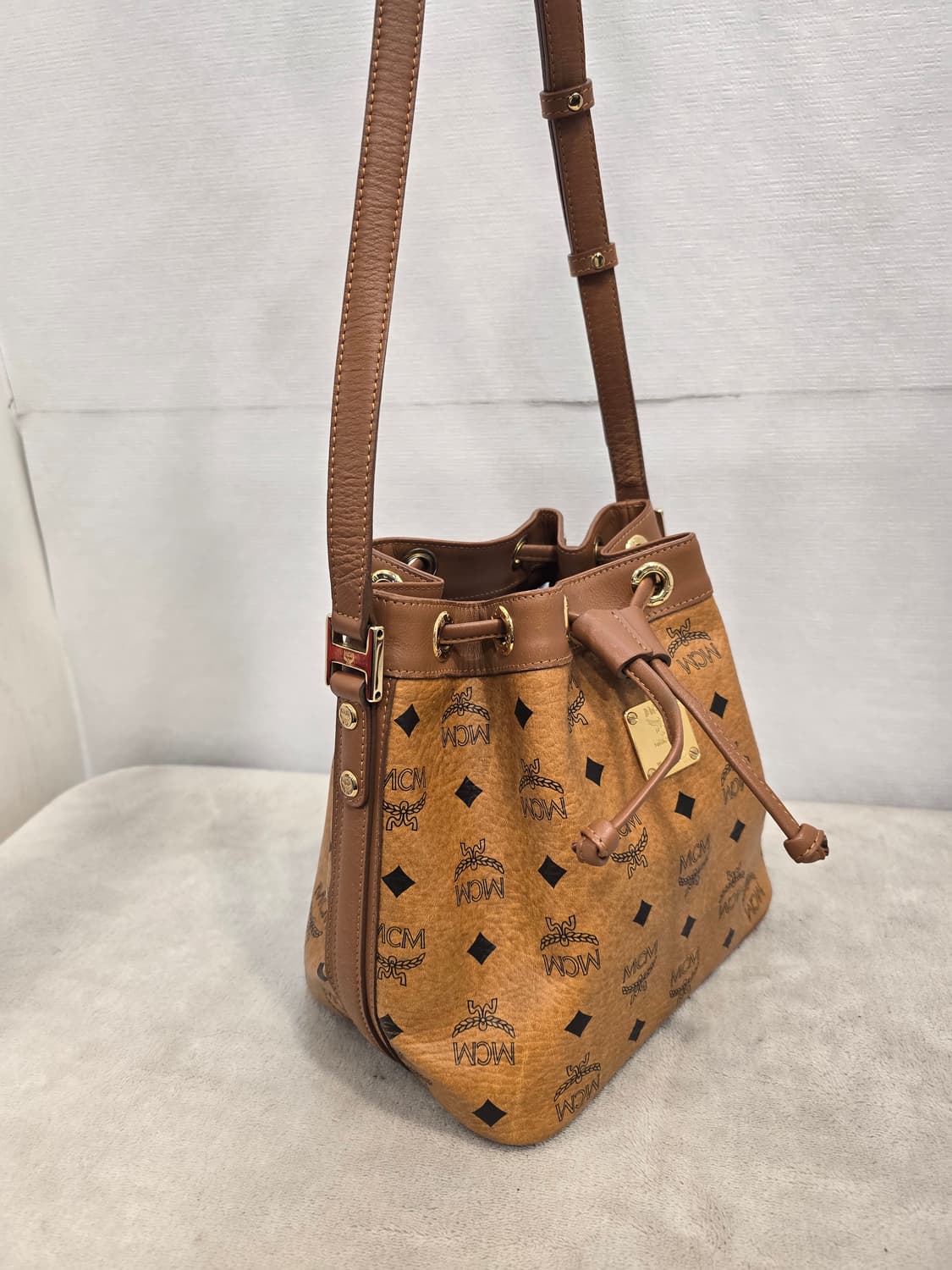 MCM 비세토스 복주머니 버킷백 크로스백 가방 상품이미지3