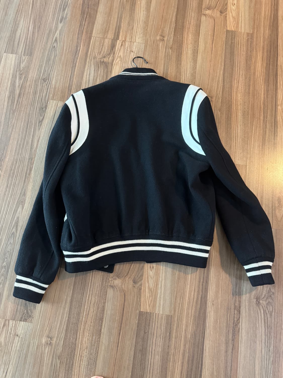 생로랑 17시즌 테디자켓 44 사이즈 상품이미지2