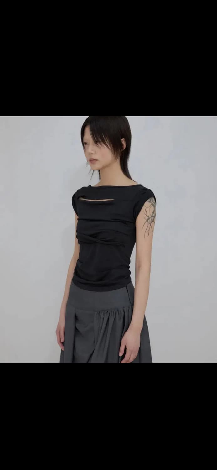 플레어업 Asymmetrical Draped Roll-Up T-Shirt 상품이미지2