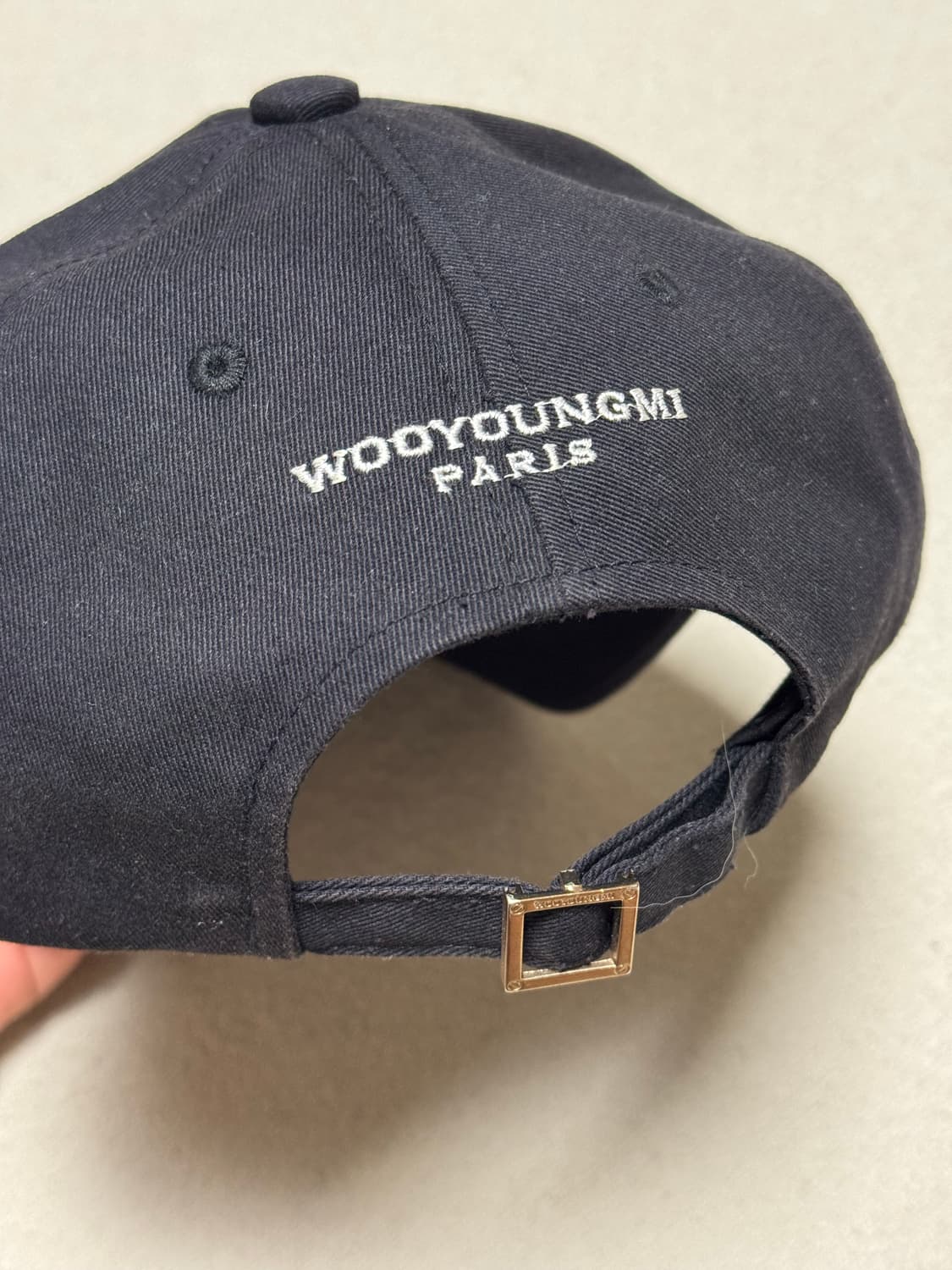 우영미 이니셜 로고 볼캡 블랙 상품이미지2