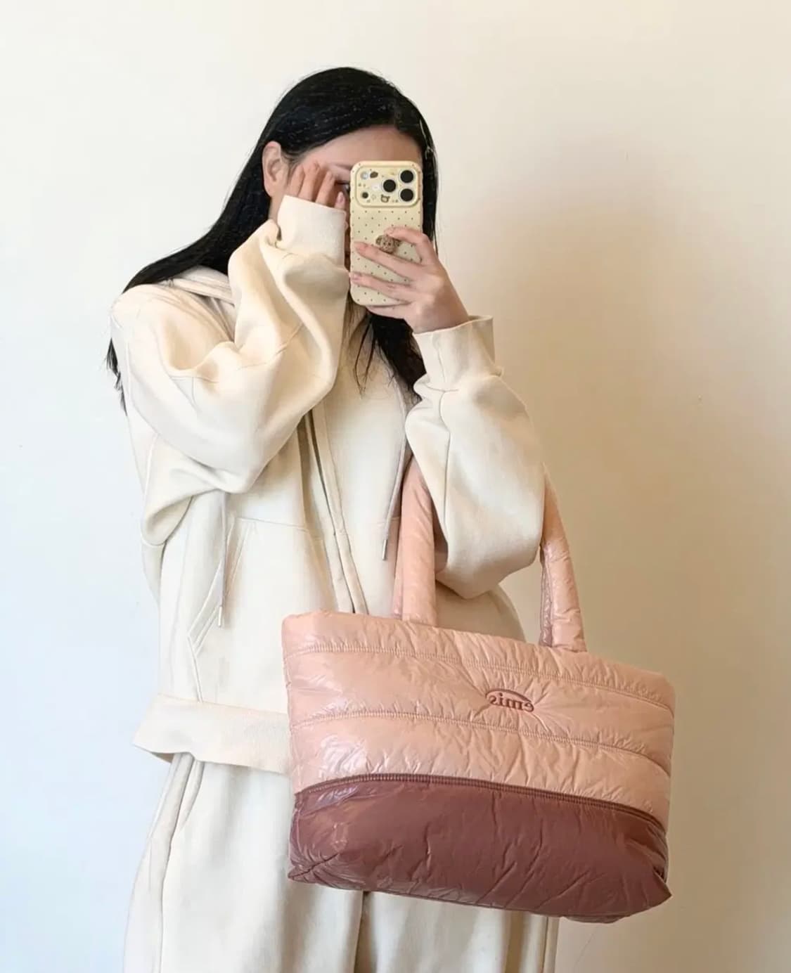 emis 글로시 패디드 토트백  핑크 상품이미지4