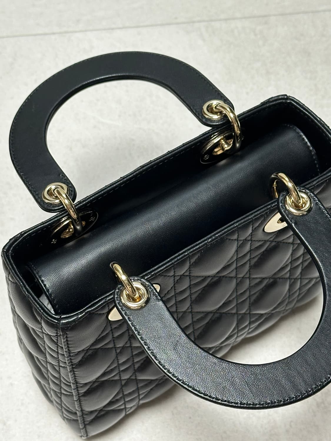 디올 레이디백 스몰 상품이미지3