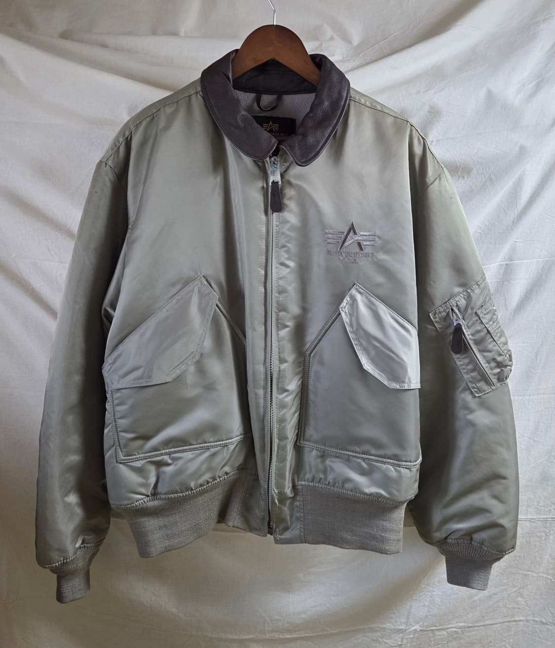 알파인더스트리 CWU-45P 플라이트 ma-1 봄버 자켓 상품이미지1