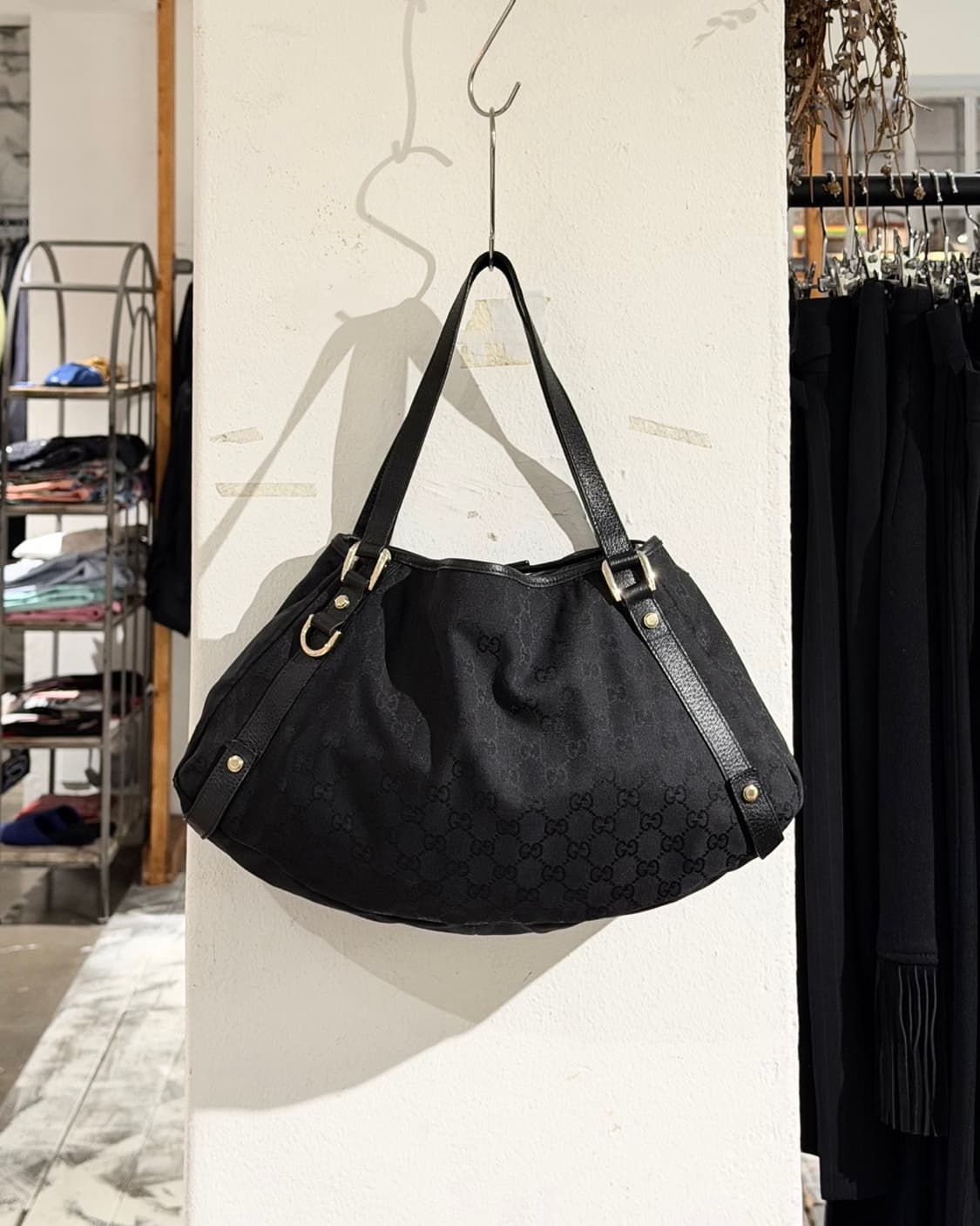 구찌 블랙 GG 캔버스 숄더백 상품이미지2
