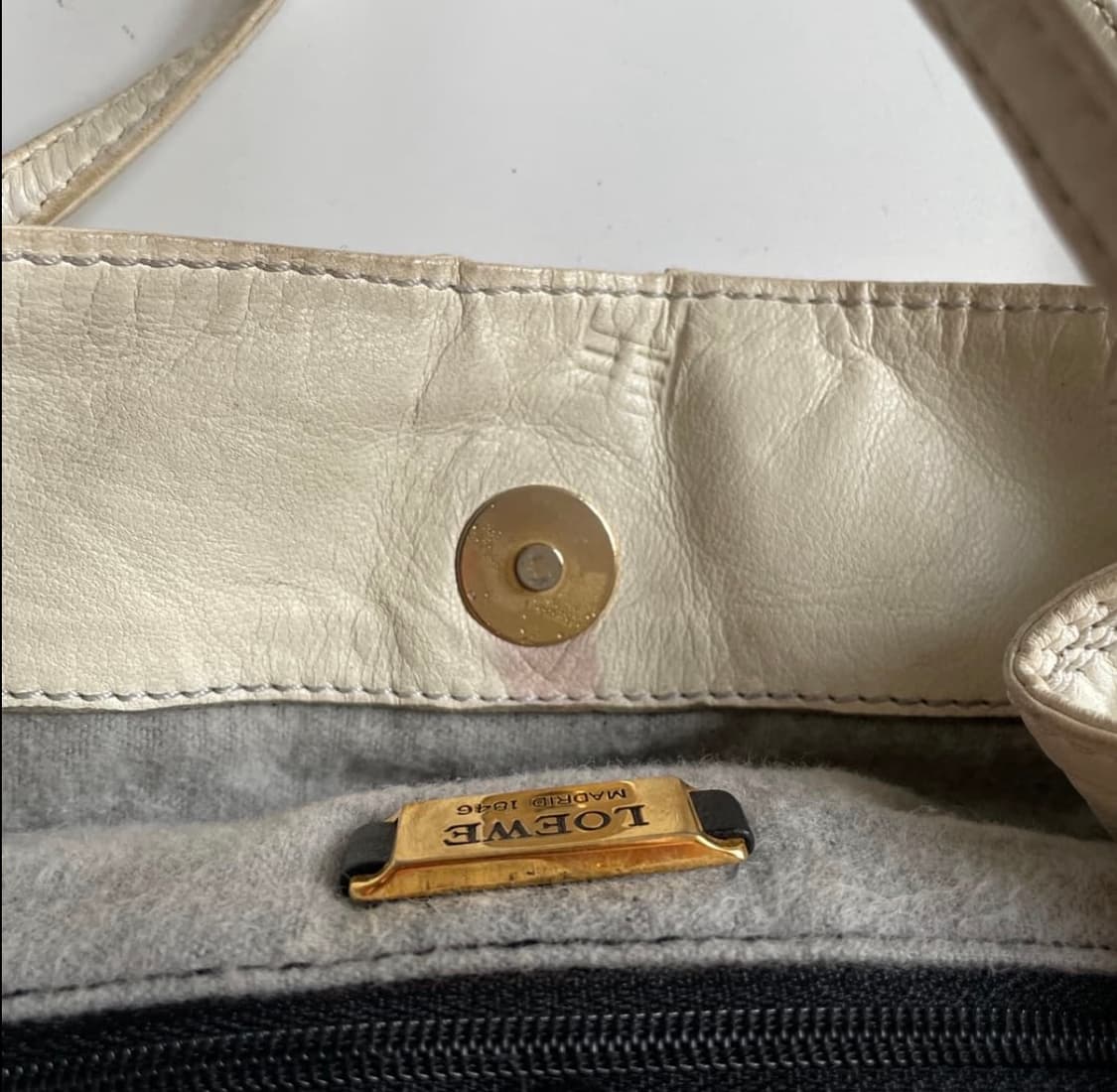 로에베 스트링 백 상품이미지7