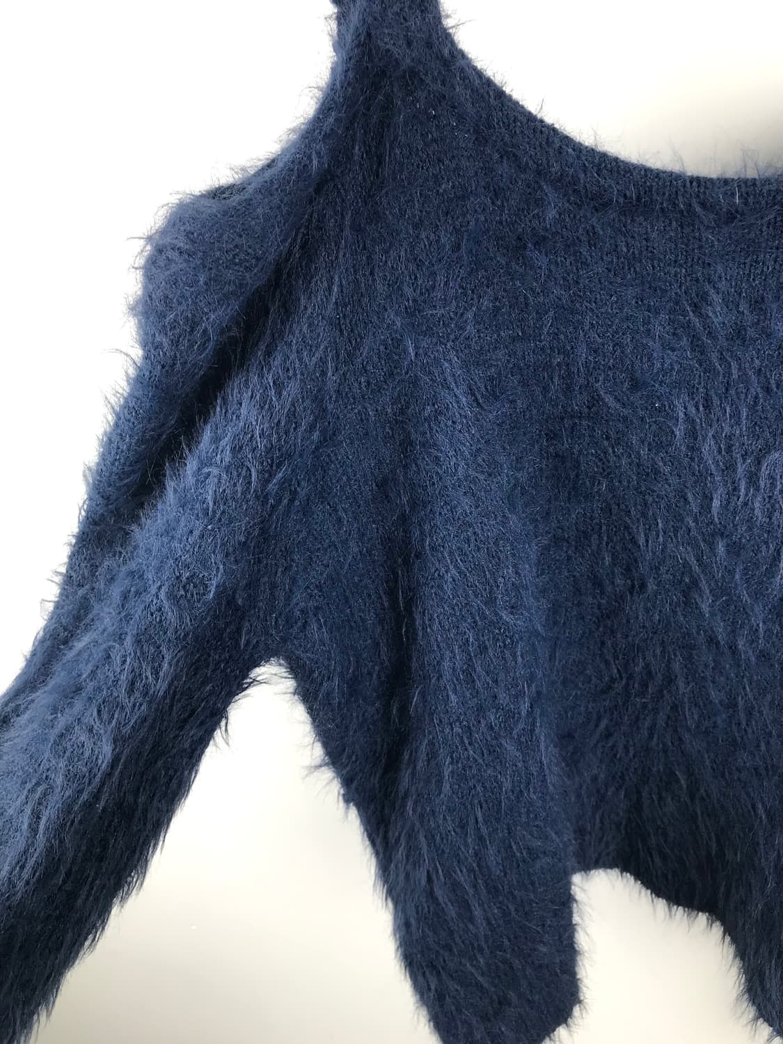 오네갸루 네이비 앙고라 오프숄더 니트 y2k 빈티지 맨투맨 남색 블루코어 상품이미지5