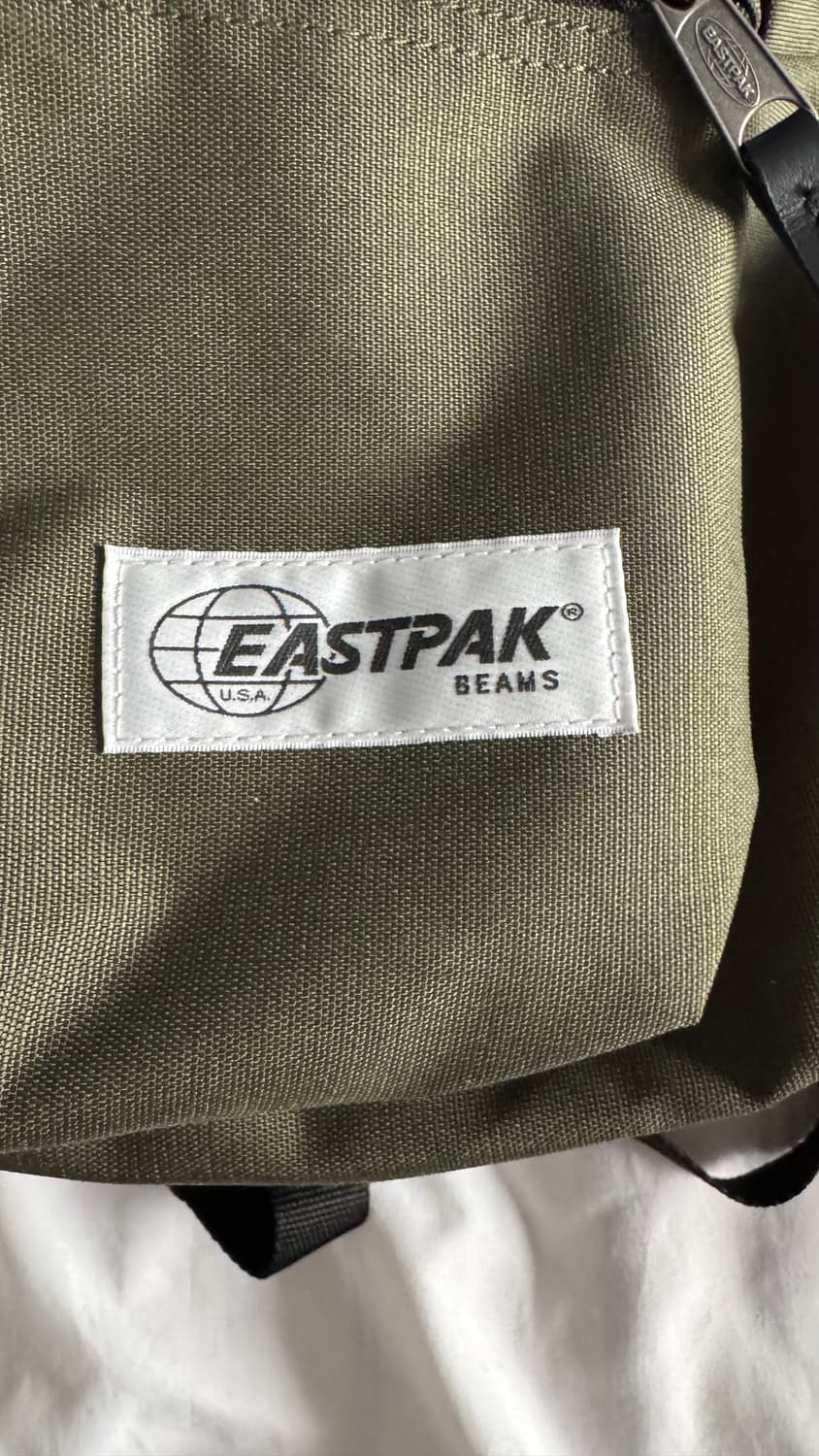이스트팩 X 빔즈 패디드 패커 XL 올리브 상품이미지4
