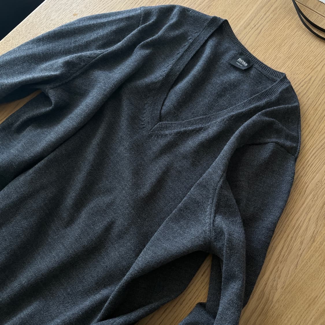  ▫️Boss V-Neck Wool Knit 상품이미지1