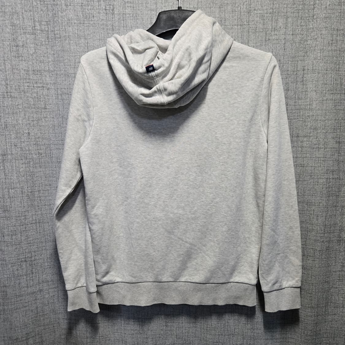 뉴발란스 로고 후드티 그레이  상품이미지2