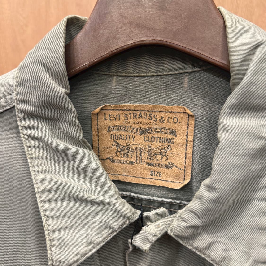 리바이스 코튼 트러커 자켓 투 포켓 디테일 레귤러핏 라이트 카키 상품이미지6