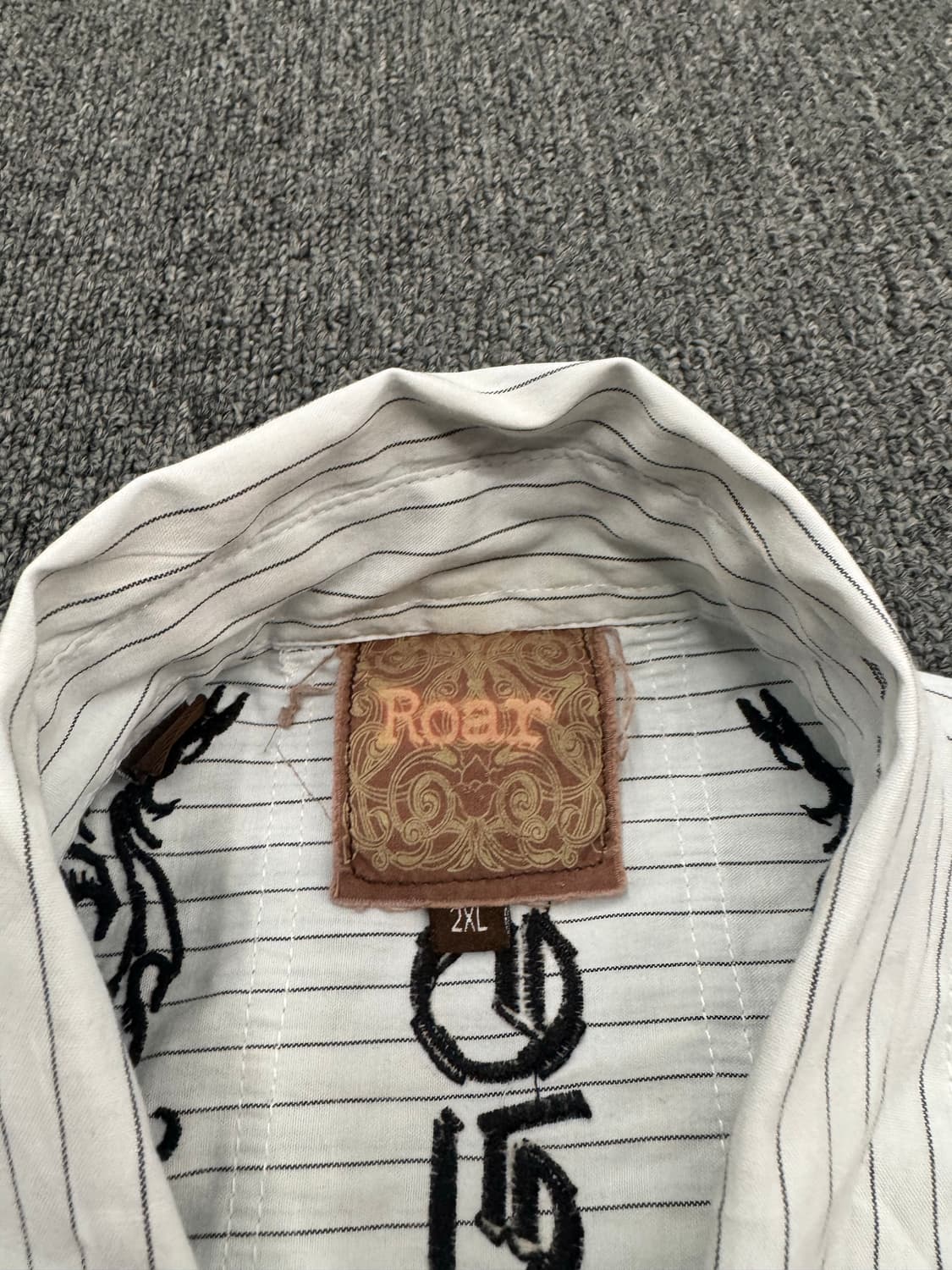 2XL)Roar 빈티지 프린팅 자수 스트라이프 긴팔셔츠 상품이미지4