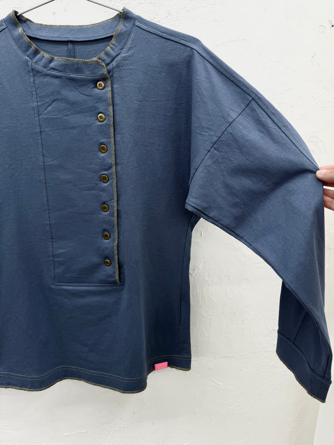 kikki 비대칭 헨리넥 롱슬리브 상품이미지3