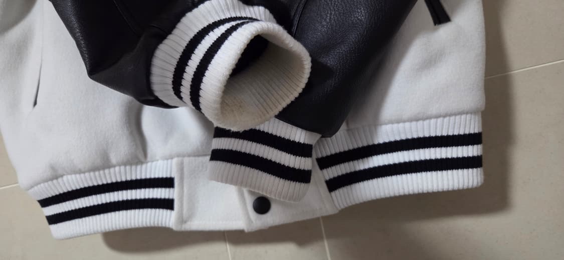 슬램덩크 산왕공고 야구점퍼 M사이즈
택포 상품이미지6