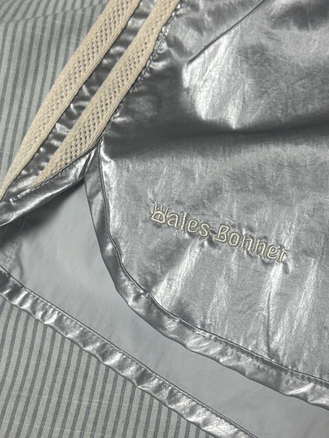 아디다스 웨일즈보너 실버 메탈릭 쇼츠 XL 상품이미지2