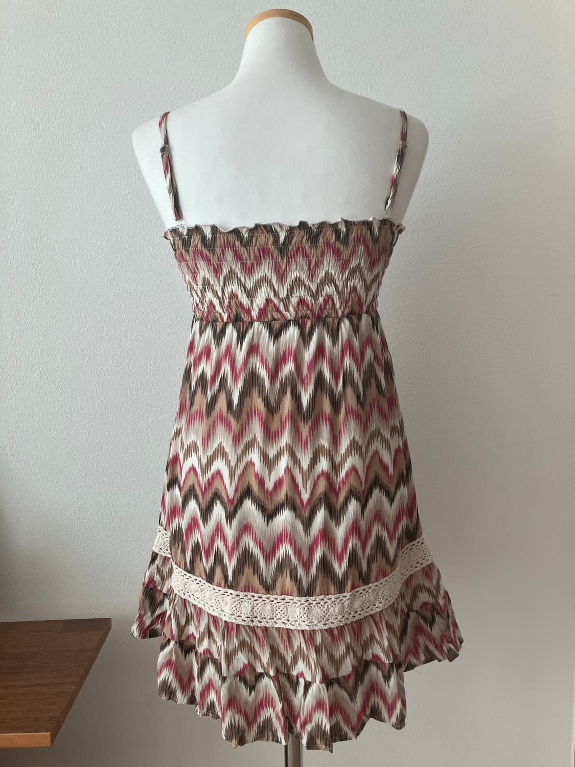 Chuxxx 패턴 레이스 민소매 원피스 상품이미지3