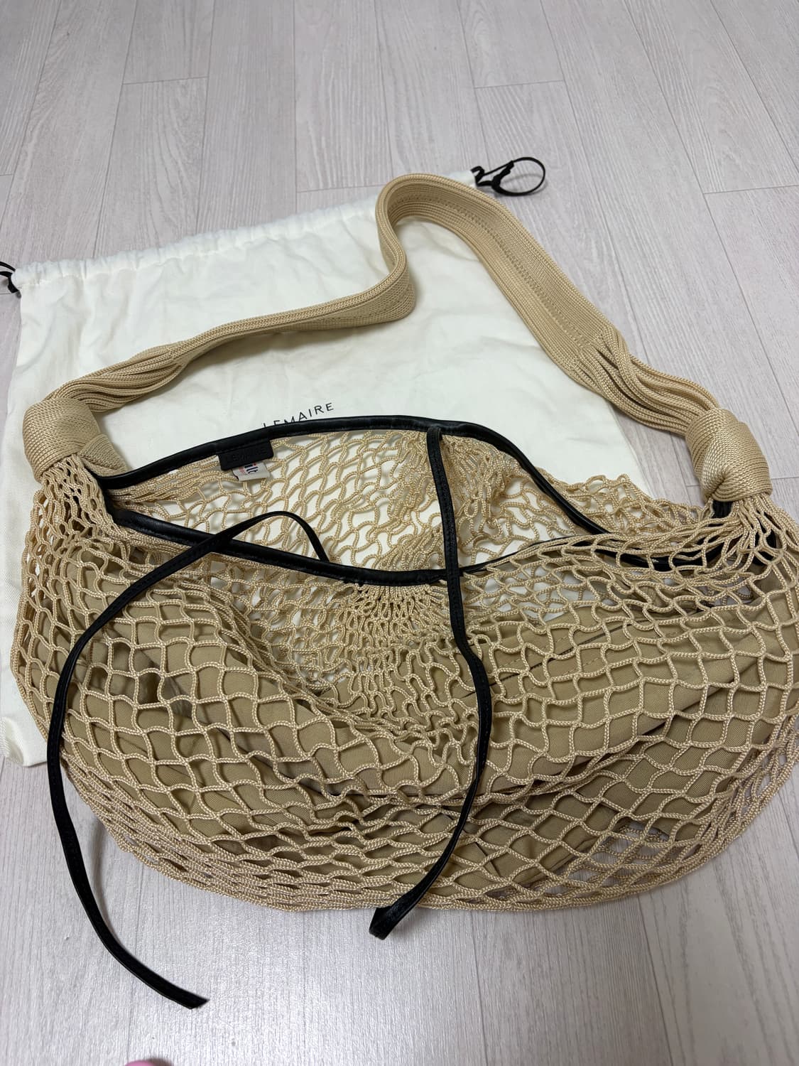 르메르 크루아상 필트백 베이지 상품이미지1