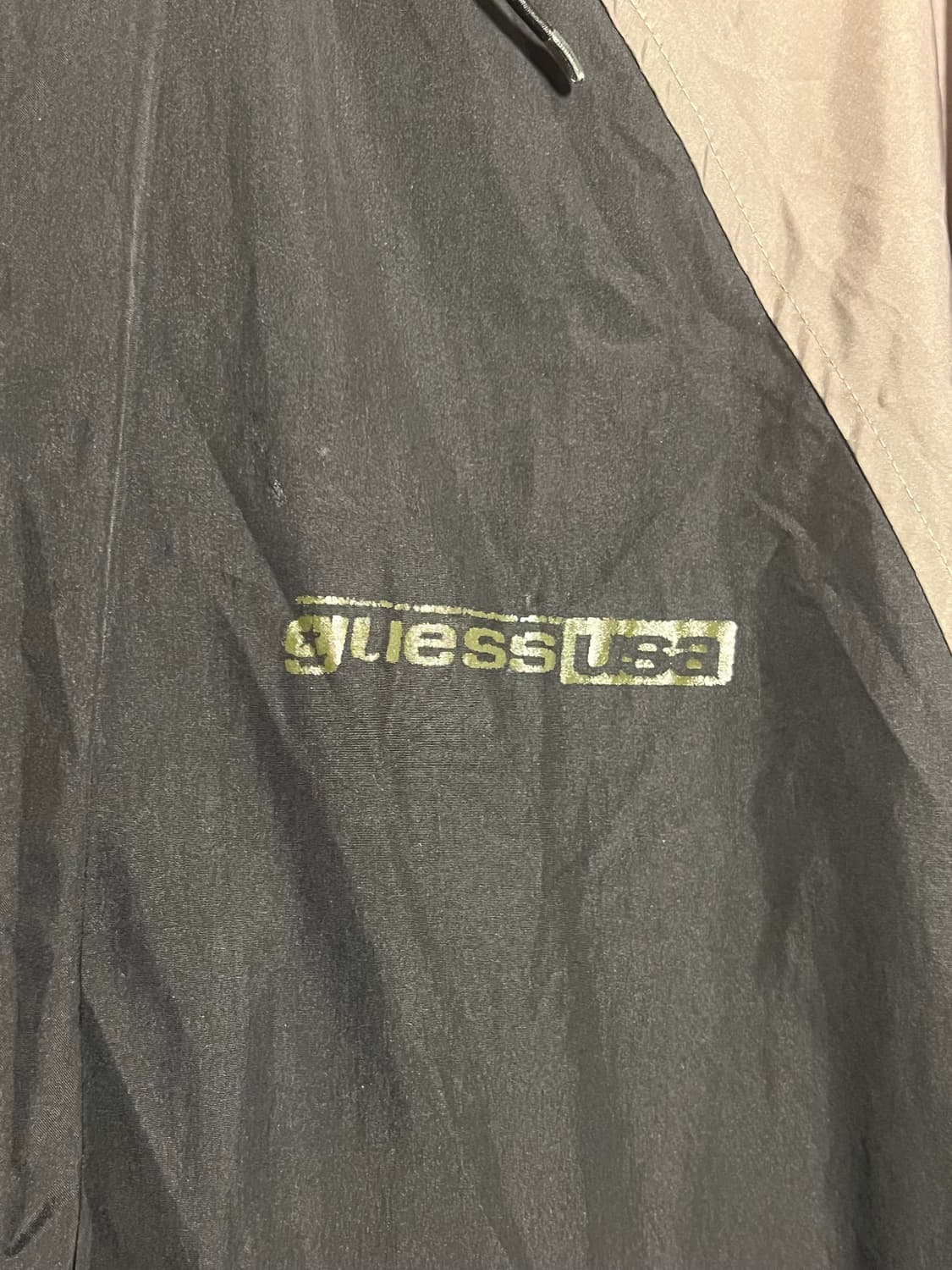 Guess 바람막이 상품이미지2