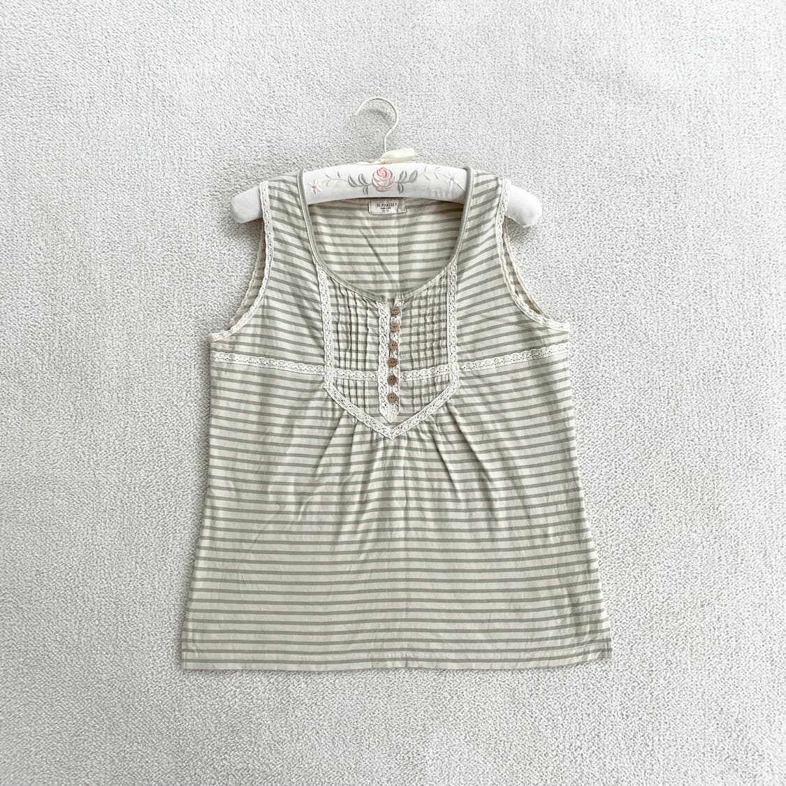 모리걸 ♥ 말차맛 스트라이프 우드단추 나시 상품이미지2