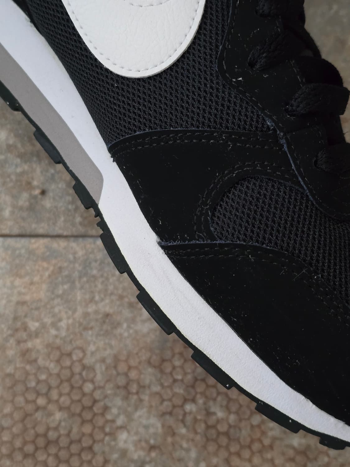 (245)나이키 md 러너 2 검흰  상품이미지5