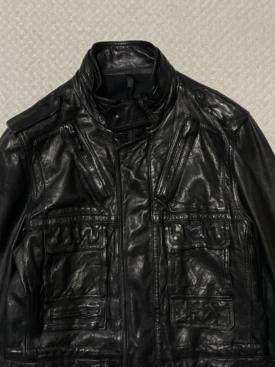 ELOQ 웨스턴 무드 2WAY 램스킨 양가죽 절개 포켓 레더 자켓 상품이미지4