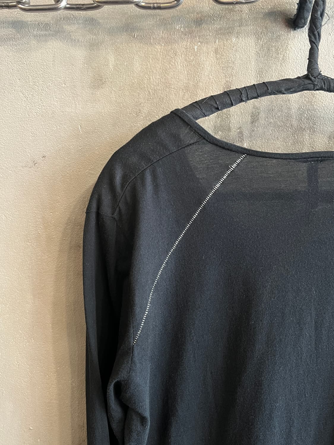 블랙바렛 스카스티치 롱슬리브 티셔츠 상품이미지9