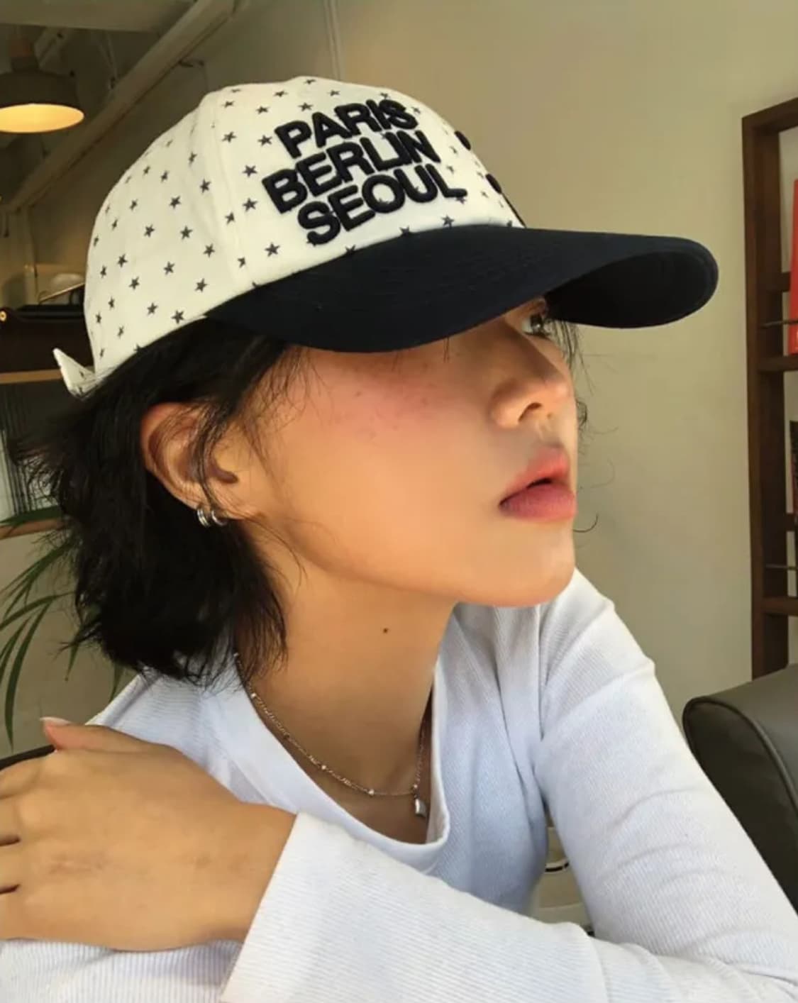 더뮤지엄비지터 스마일 볼캡 화이트 상품이미지5