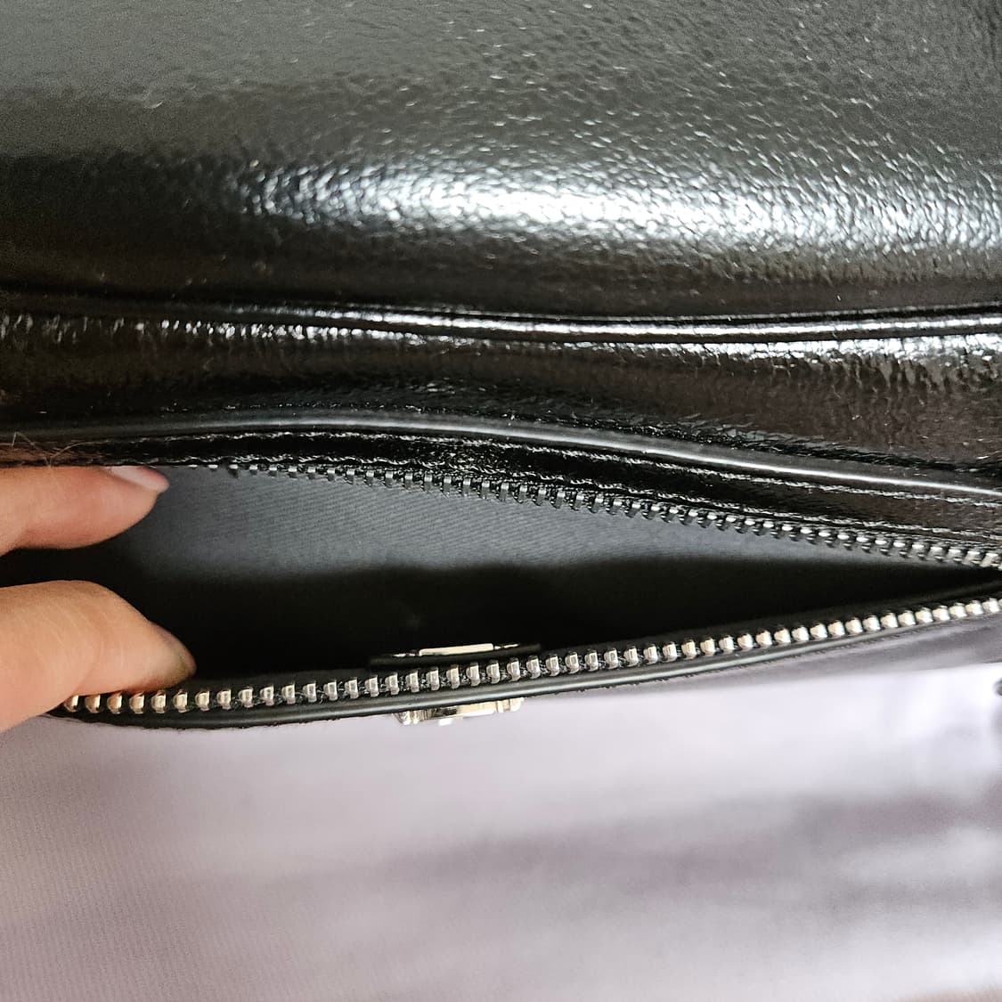 분크 토크 캐빈 크루 숄더백 미듐 블랙 상품이미지6