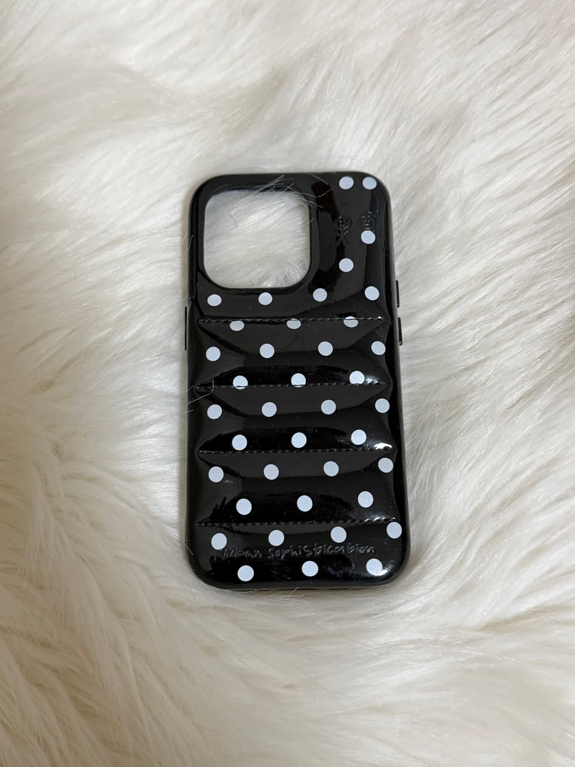 어반소피스티케이션 도트케이스 15프로  상품이미지1