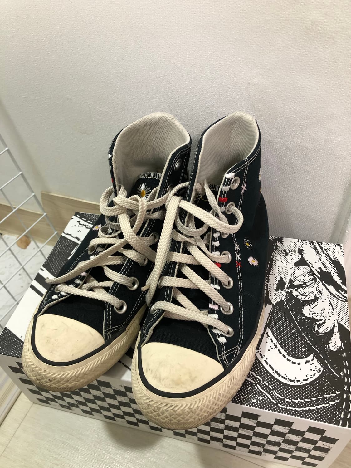 컨버스 척 테일러 올스타 하이 자수 플로럴 - 블랙 상품이미지4