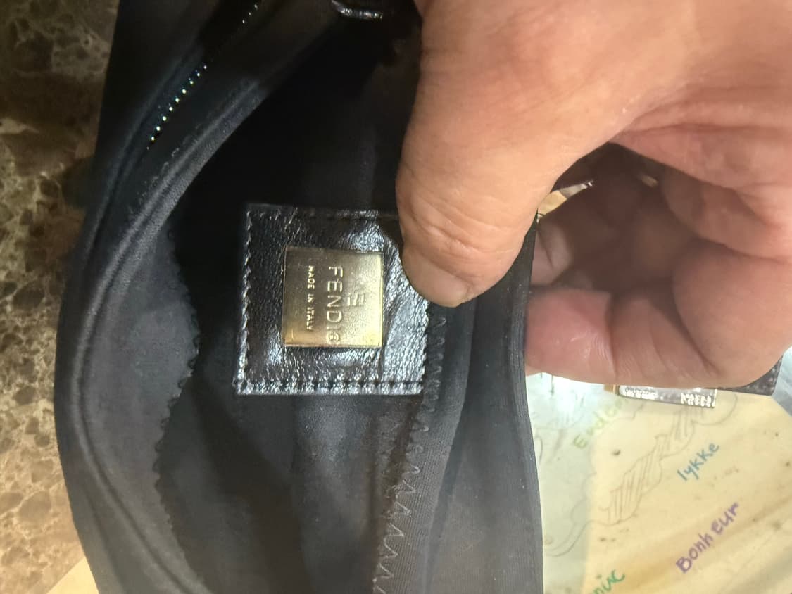 정품 펜디 바켓트백 팝니다 상품이미지8