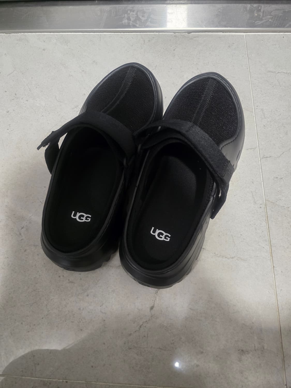 어그 피그모드 메쉬  슬리퍼 블랙270 상품이미지4