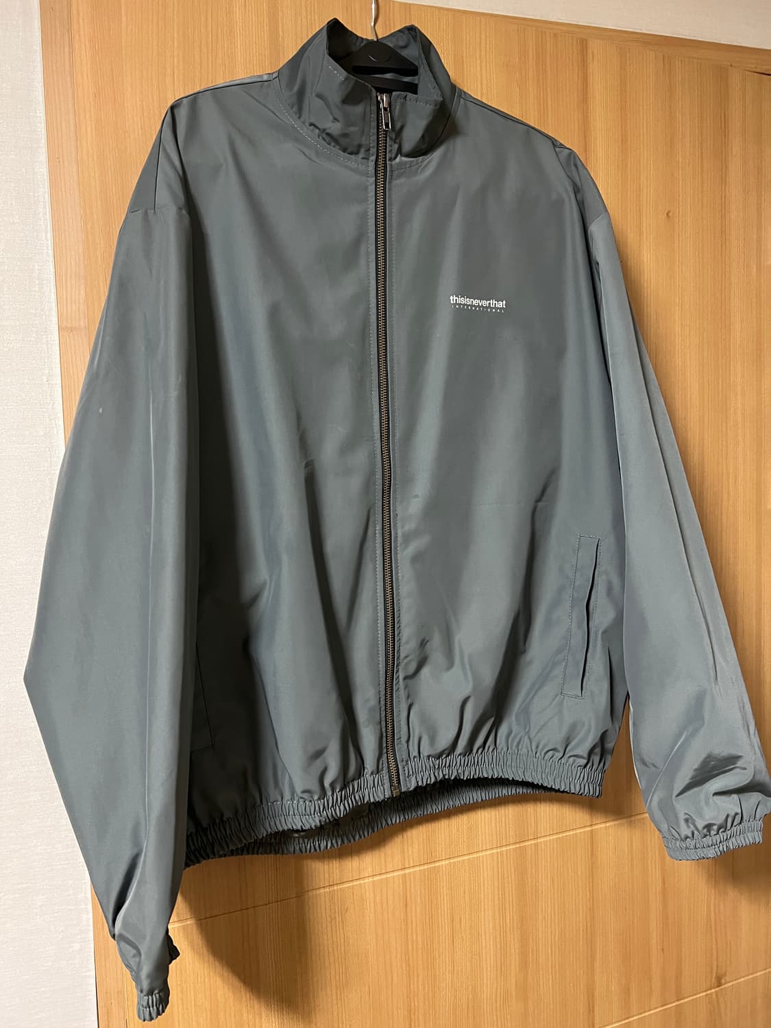 👕디스이즈네버댓 바람막이(택배비 포함) 상품이미지2