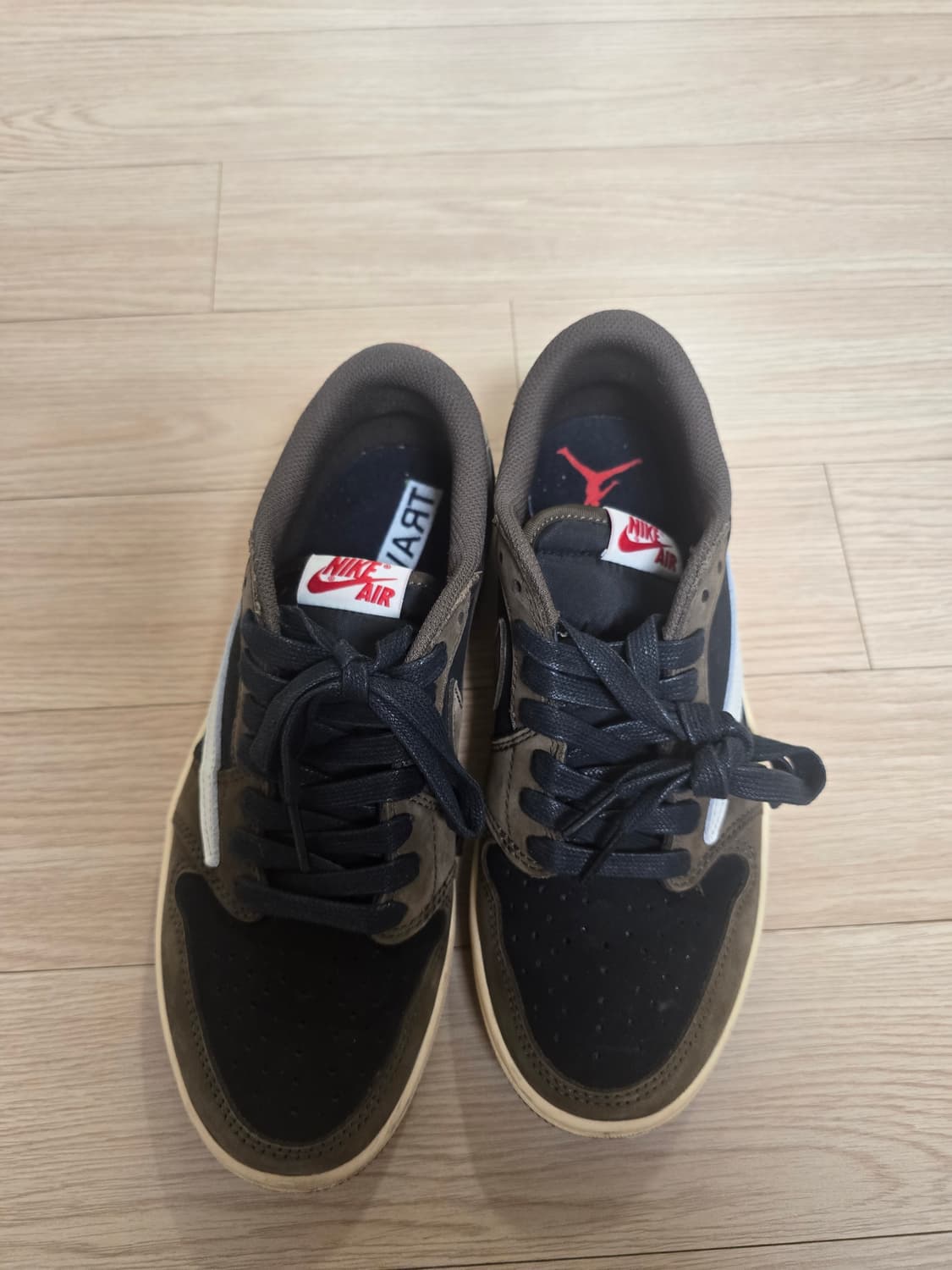 나이키 에어 조던 1 로우 트래비스 스캇 모카 7사이즈 상품이미지1