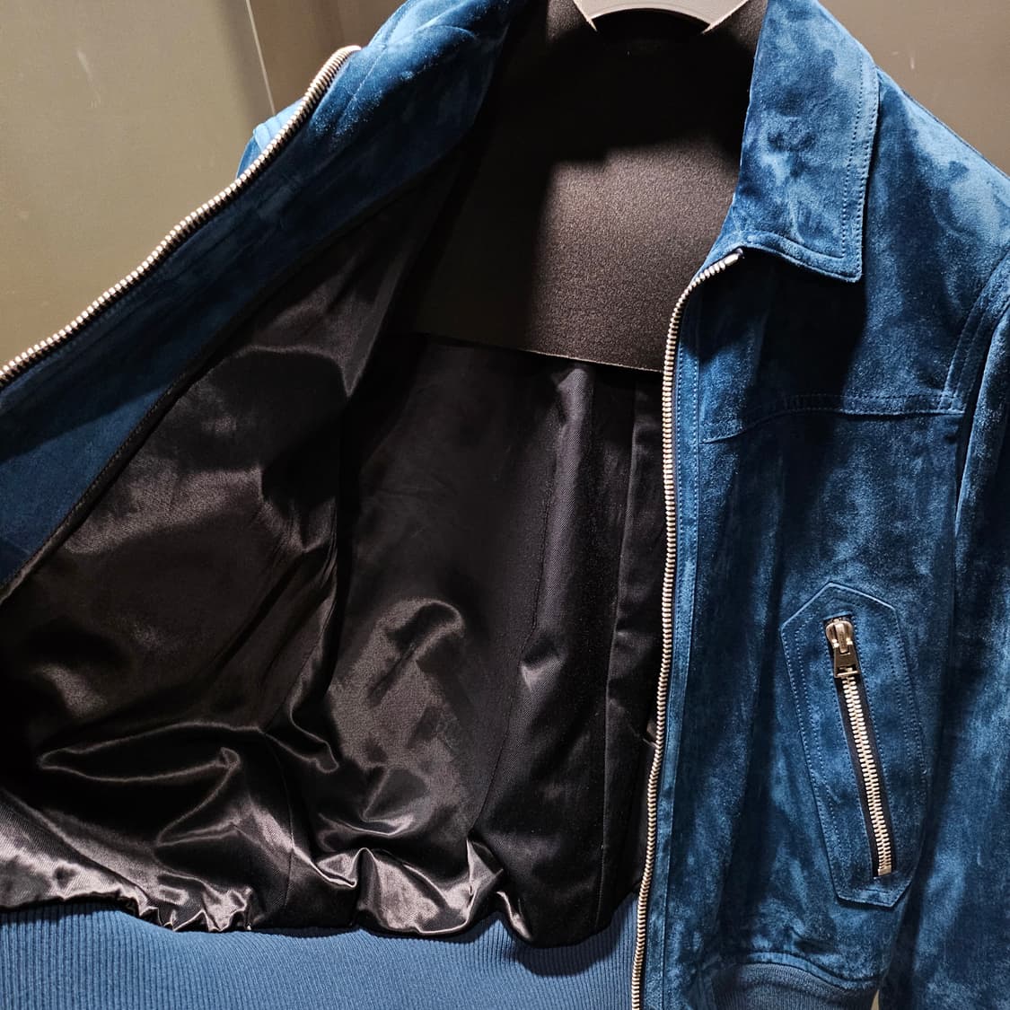 톰포드 블루 스웨이드 신상 트러커자켓 상품이미지5